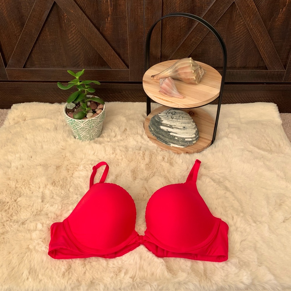 NWOT Front closed push up bra